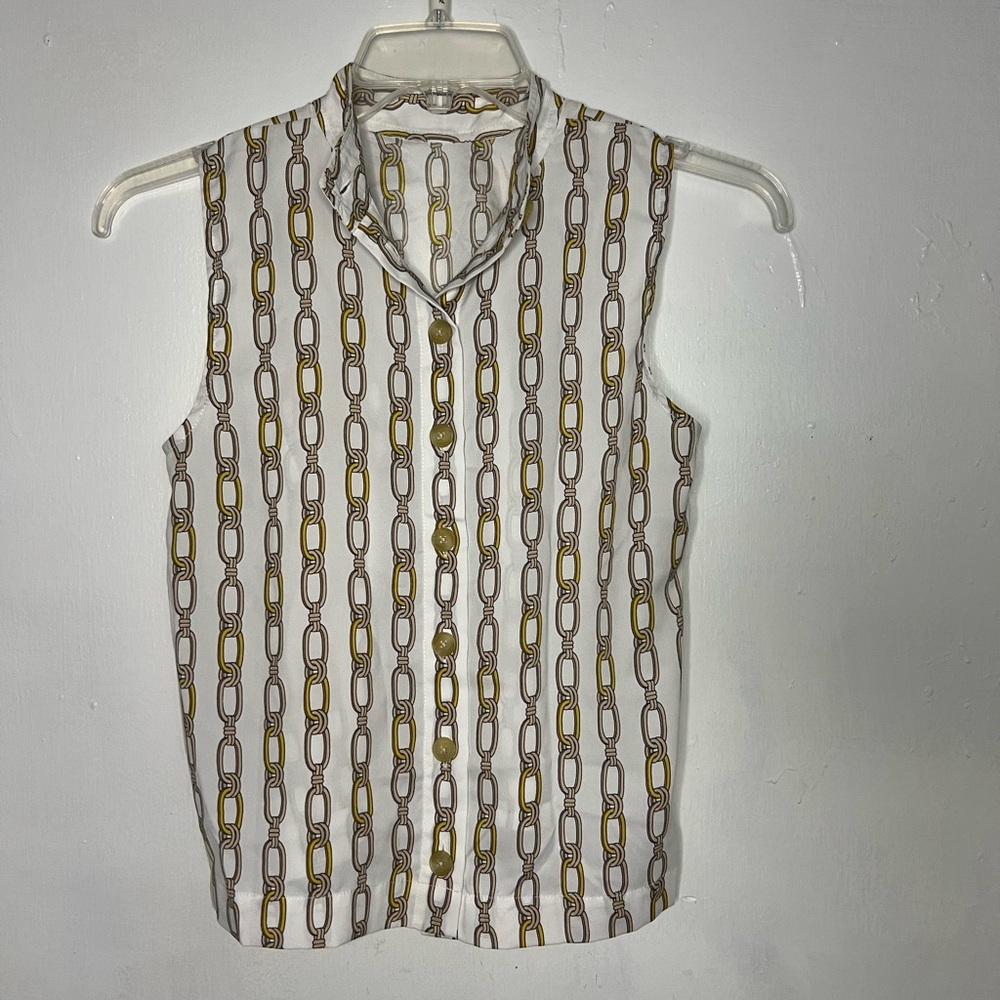 Woman’s Chain Print Sleeveless Shirt Button up